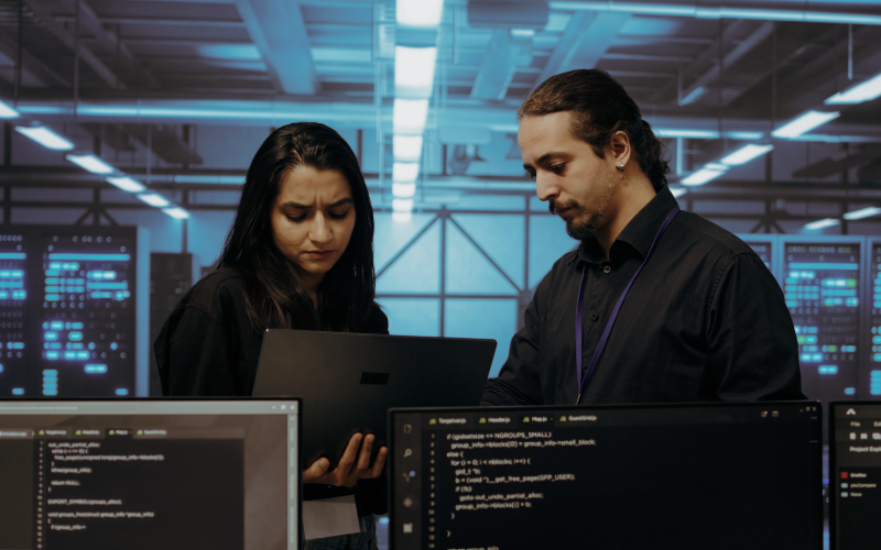 iSupport Technology technicians delivering third-party maintenance for data center servers and network infrastructure